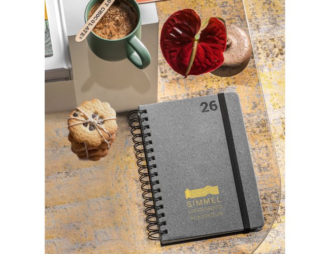 Agenda A5, com argolas, em pele (58% reciclada) Personalizada